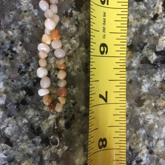 Double strand yellow jade bracelet - Picture 3 of 5